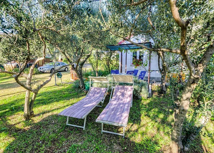Charmantes Studio-apartment Mit Liegestuehlen Im Mediterranem Garten *