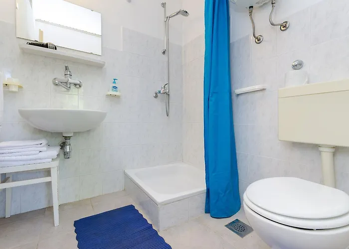 Charmantes Studio-apartment Mit Liegestuehlen Im Mediterranem Garten Apartment